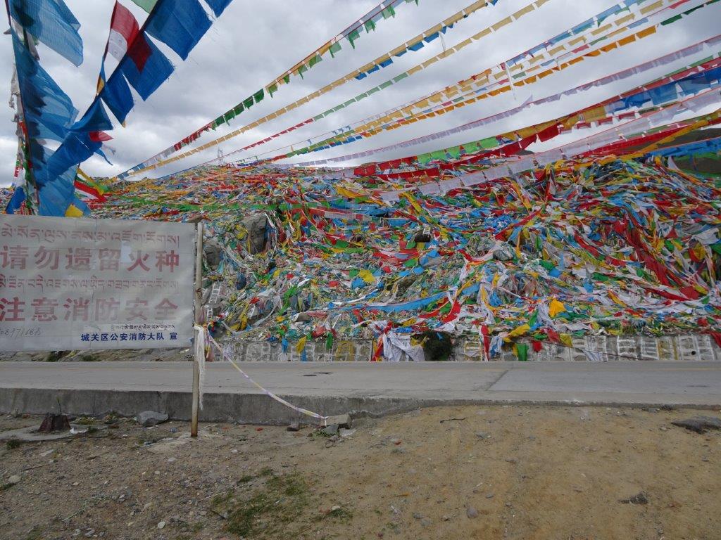 flags-on-mountain-pass-1