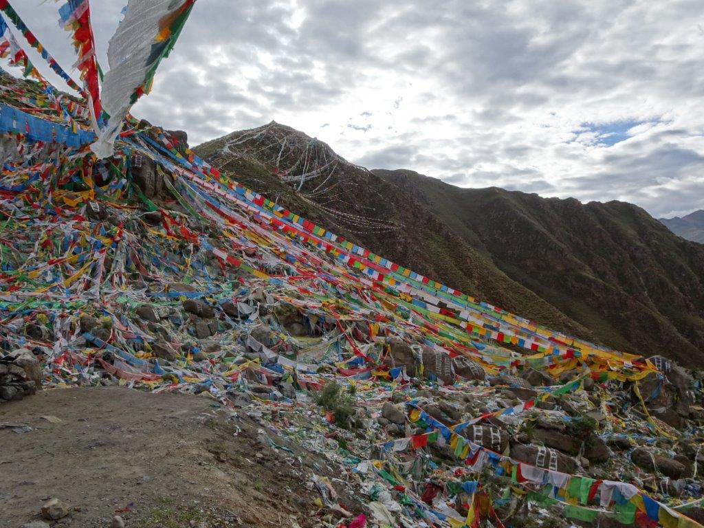 flags-on-mountain-pass-2